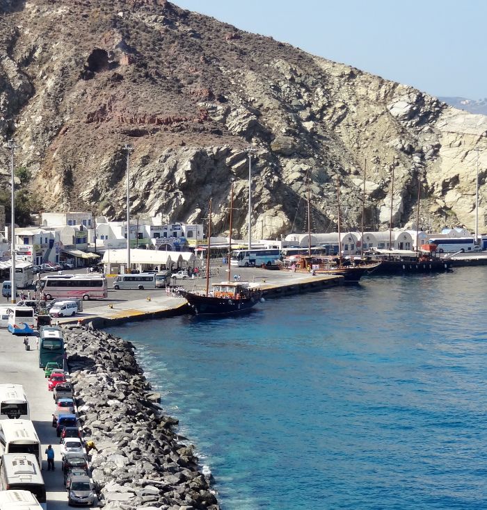 Santorini private athinios port transfers
